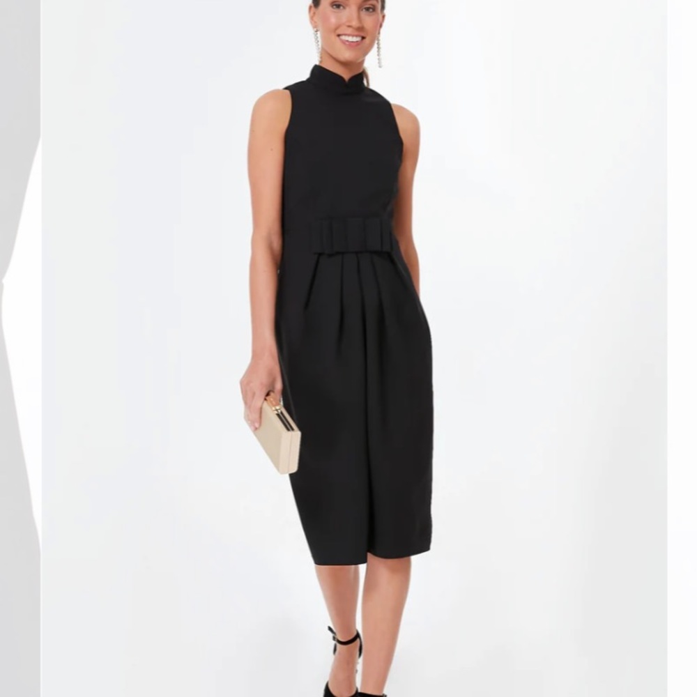 Black Claudia Dress
TUCKERNUCK